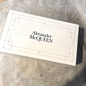 Alexander McQueen Designer shoe box. Size 8.5